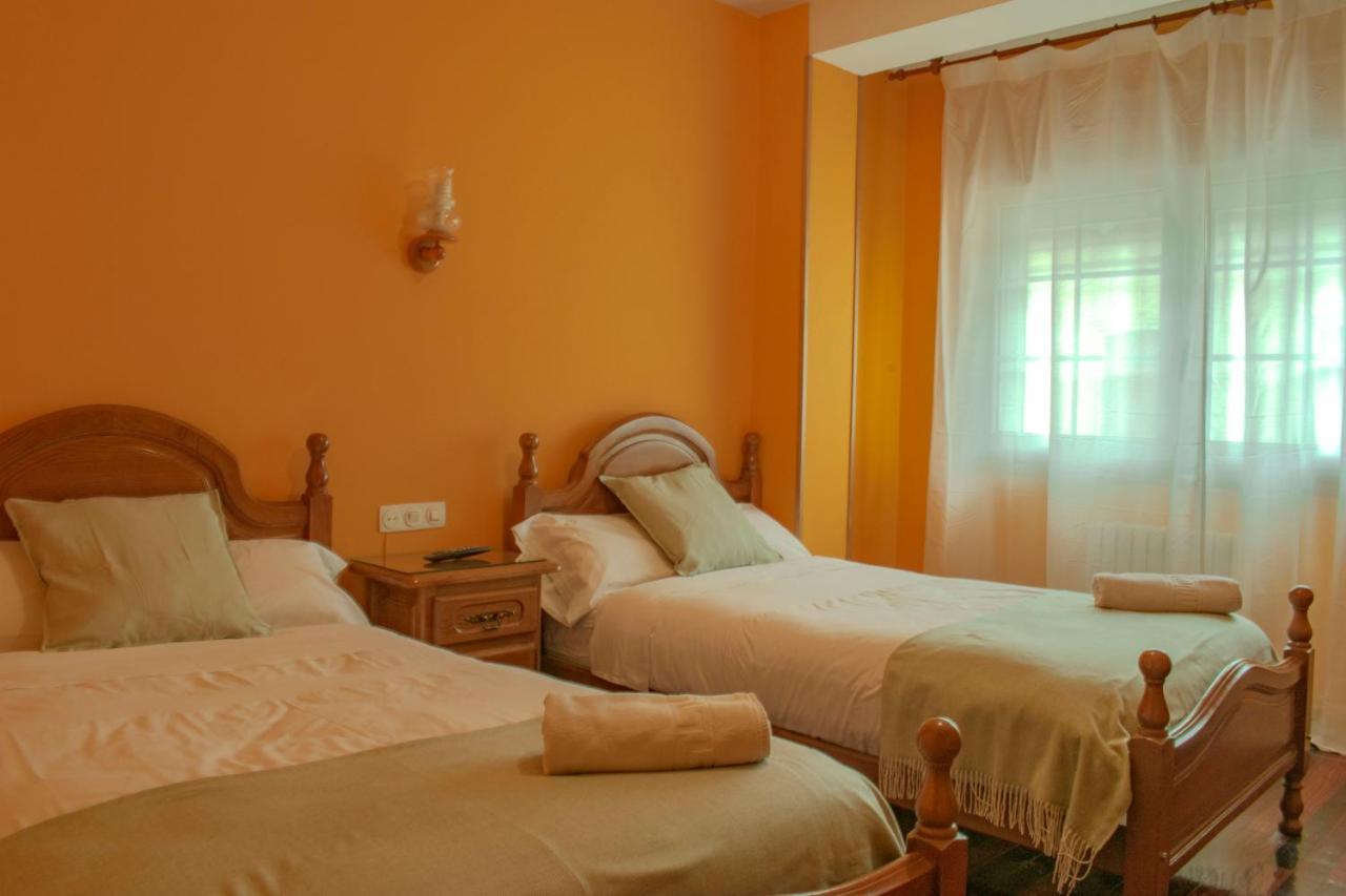 Hostal Galicia มงฟอร์เต เด เลมอส ภายนอก รูปภาพ